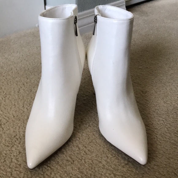 White heeled booties - Picture 2 of 4
